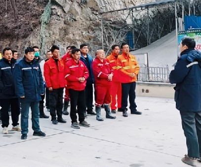 實(shí)戰(zhàn)演練，防患未“燃”｜雙河金礦開(kāi)展冬季火災(zāi)應(yīng)急預(yù)案演練